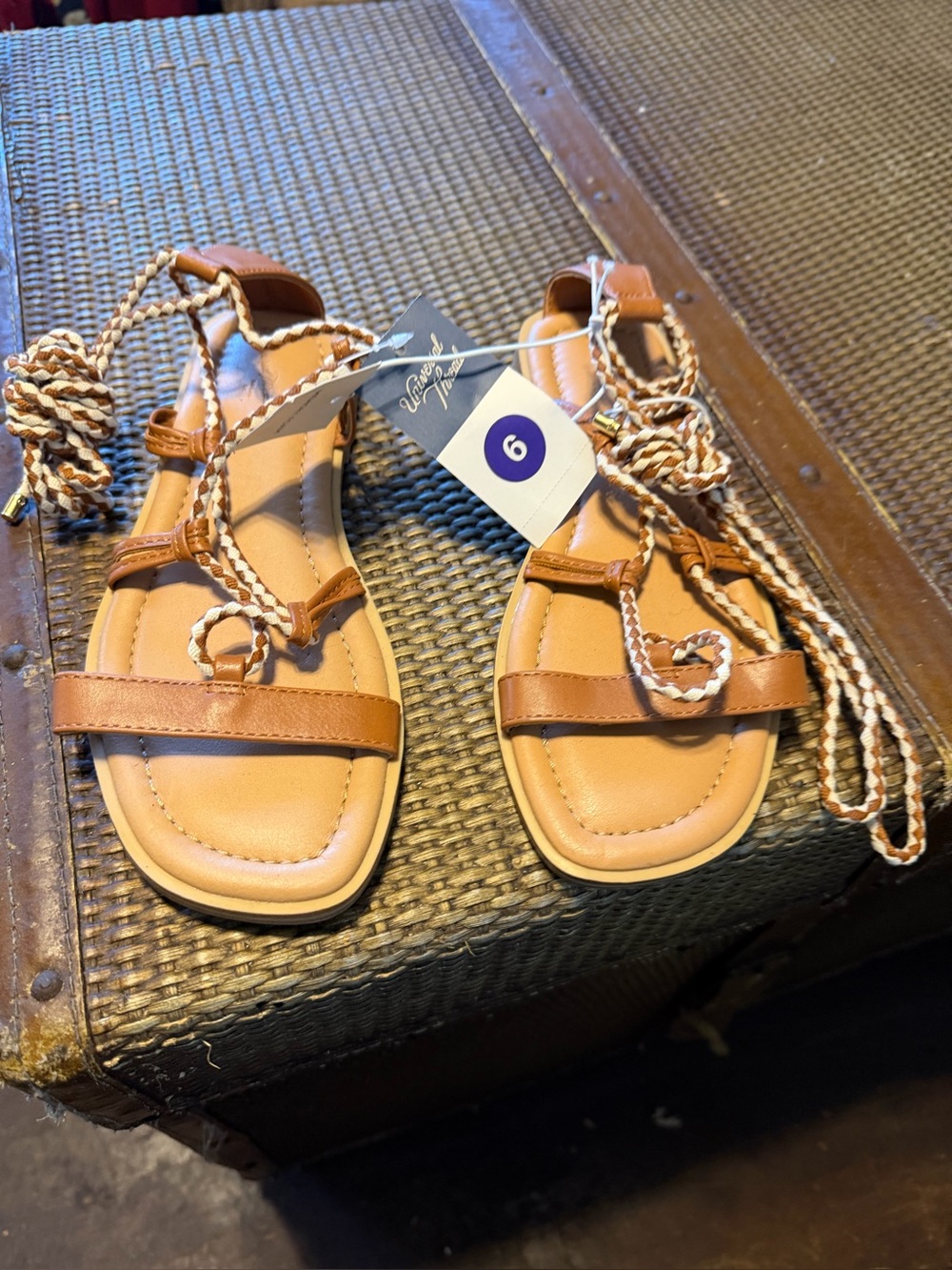 Universal Thread Size 6 Aurelie Lace-Up Sandals
